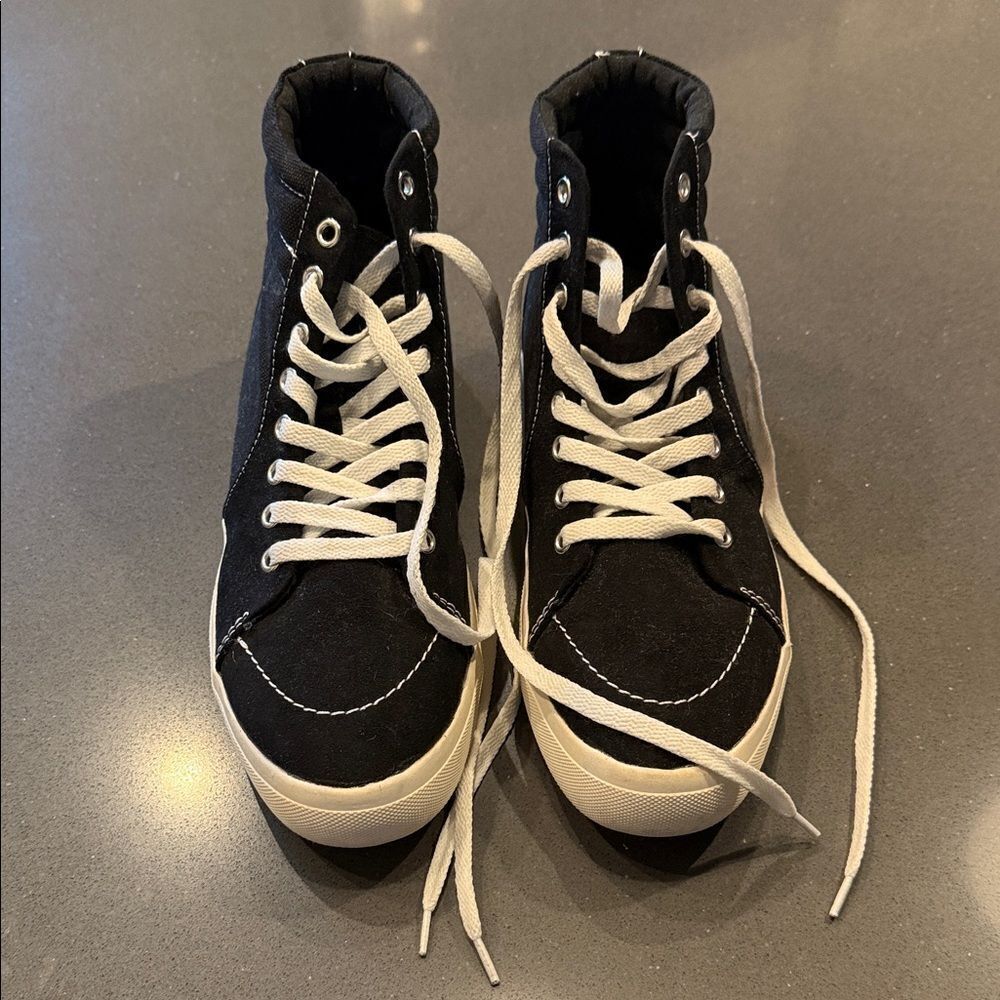 Sun + Stone Black and White high top sneakers women’s sz 8.5